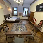 королівські на вулиці лесі українки 19