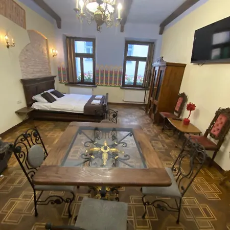 королівські на вулиці лесі українки 19