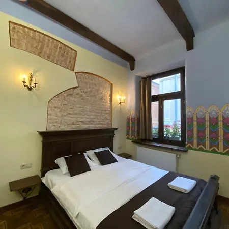 Apartamento королівські на вулиці лесі українки 19 *