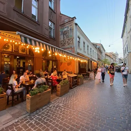 королівські на вулиці лесі українки 19 *