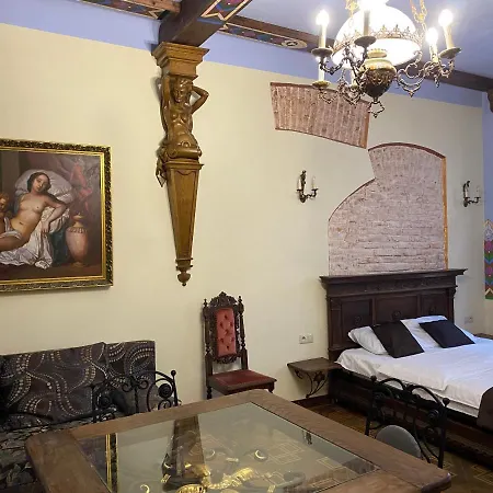 королівські на вулиці лесі українки 19 Apartment *