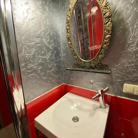 королівські на вулиці лесі українки 19 Leópolis