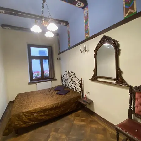 королівські на вулиці лесі українки 19