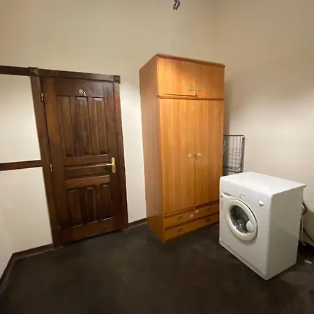 королівські на вулиці лесі українки 19 *