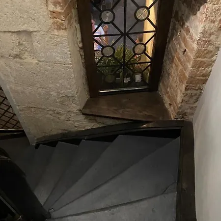 королівські на вулиці лесі українки 19 Apartment *