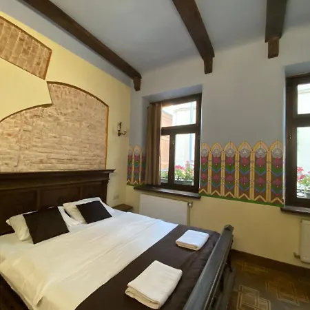 Apartamento королівські на вулиці лесі українки 19