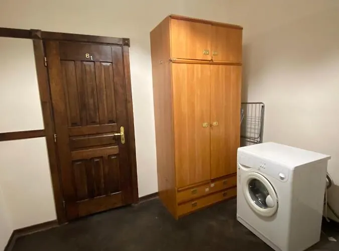 королівські на вулиці лесі українки 19 *